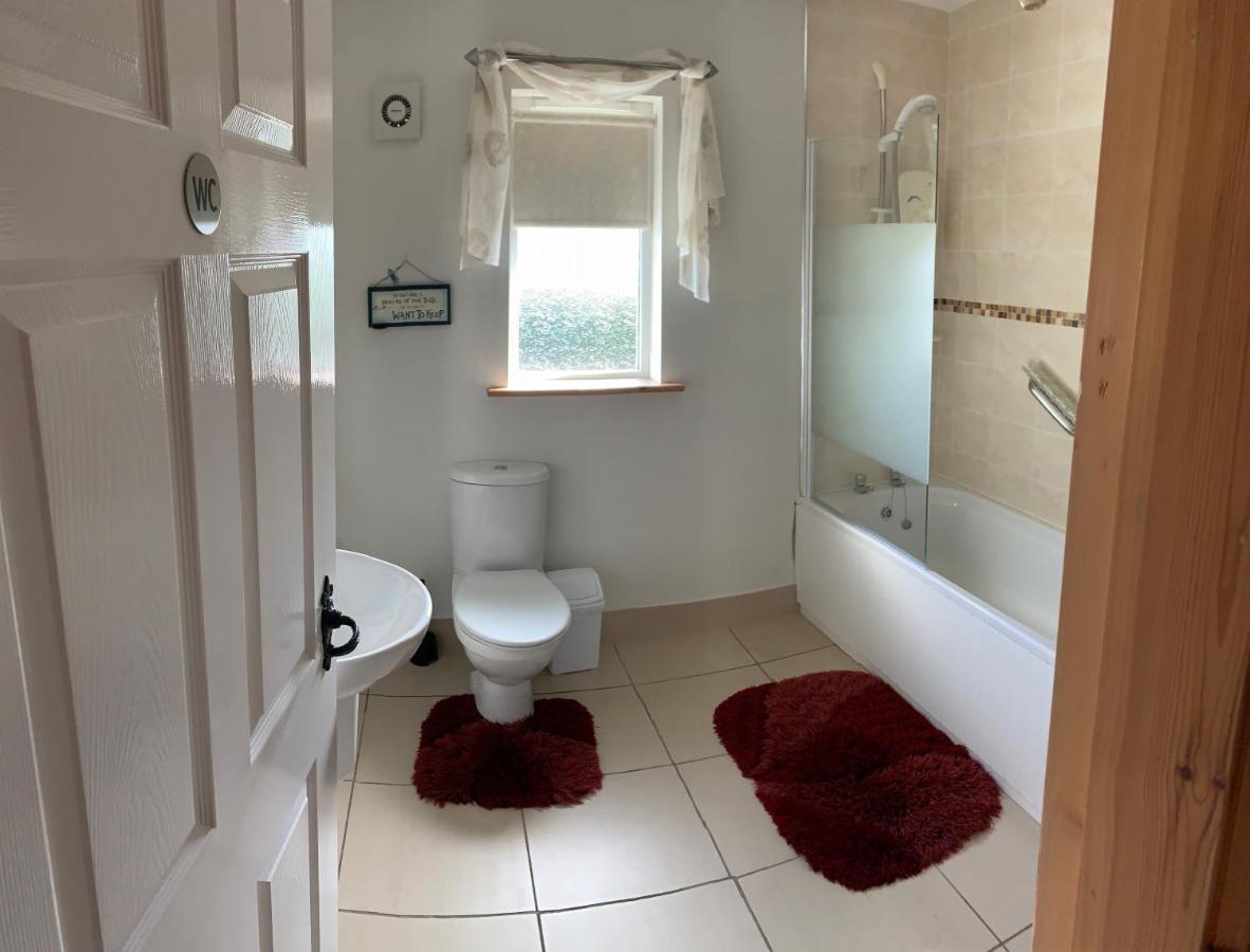 Causeway Coast Country Cottage, Pet-Friendly バリーキャッスル エクステリア 写真